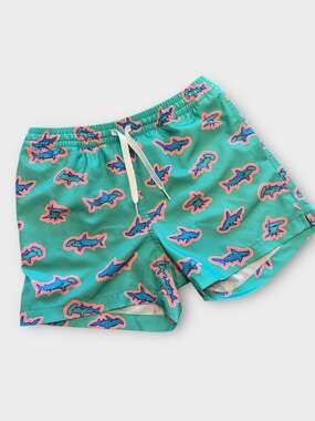 Chubbies Youth Boys The Apex Swimmers Hammerhead Shark Print Swim Trunks